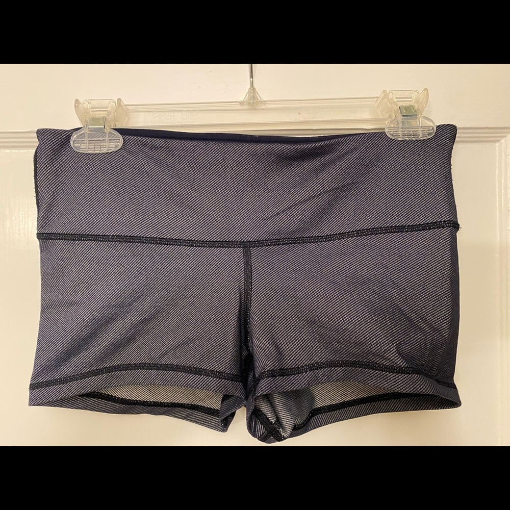 Lululemon size 6 exercise shorts denim look